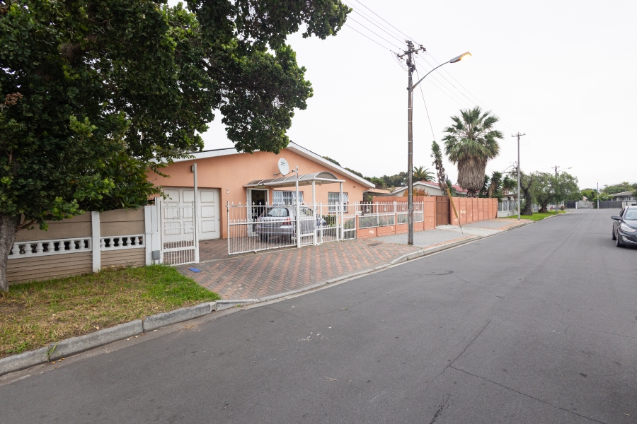 3 Bedroom Property for Sale in Parow Valley Western Cape